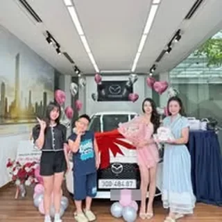 Hoạt động tư vấn và giao xe Mazda tại Hà Nội 2