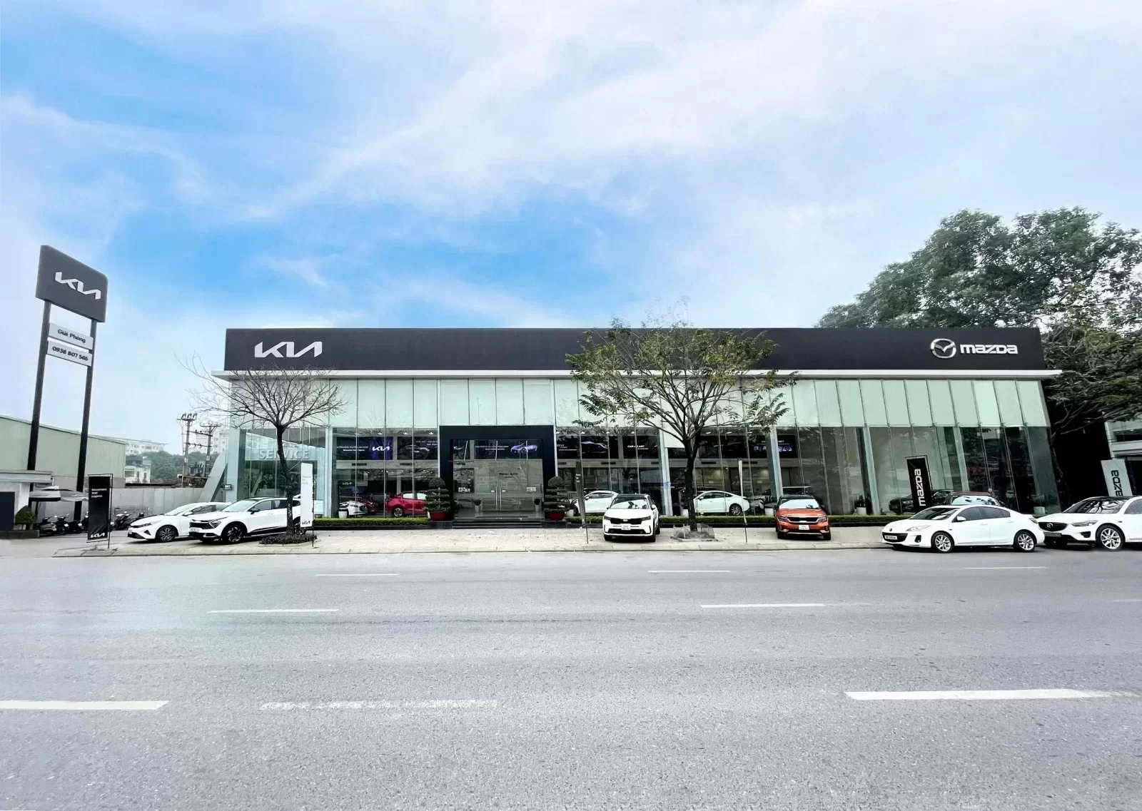 Hình ảnh showroom Mazda Hà Nội